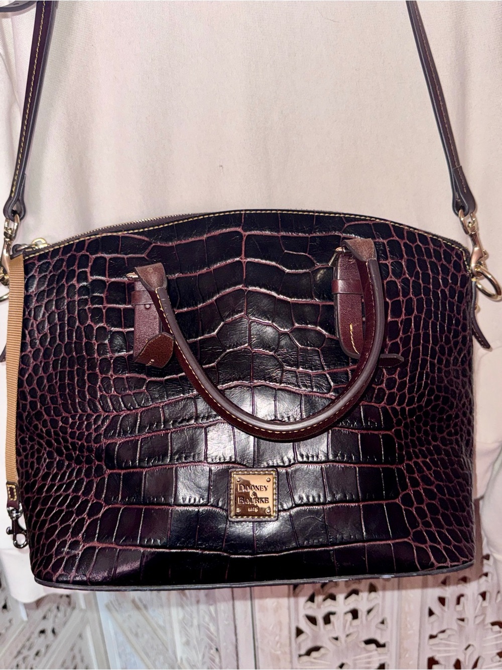 Dooney & Bourke Croc-Embossed Bag Dark chocolate Plum
